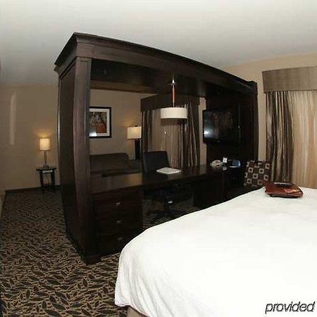 Hampton Inn & Suites Бей-Сити Номер фото