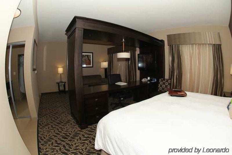 Hampton Inn & Suites Бей-Сити Номер фото